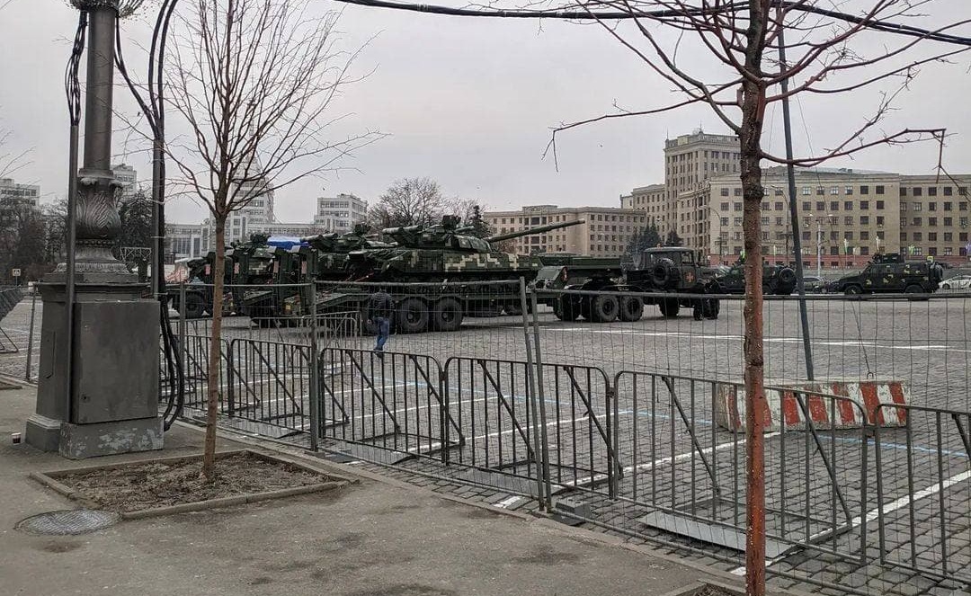 Военная техника на площади Свободы